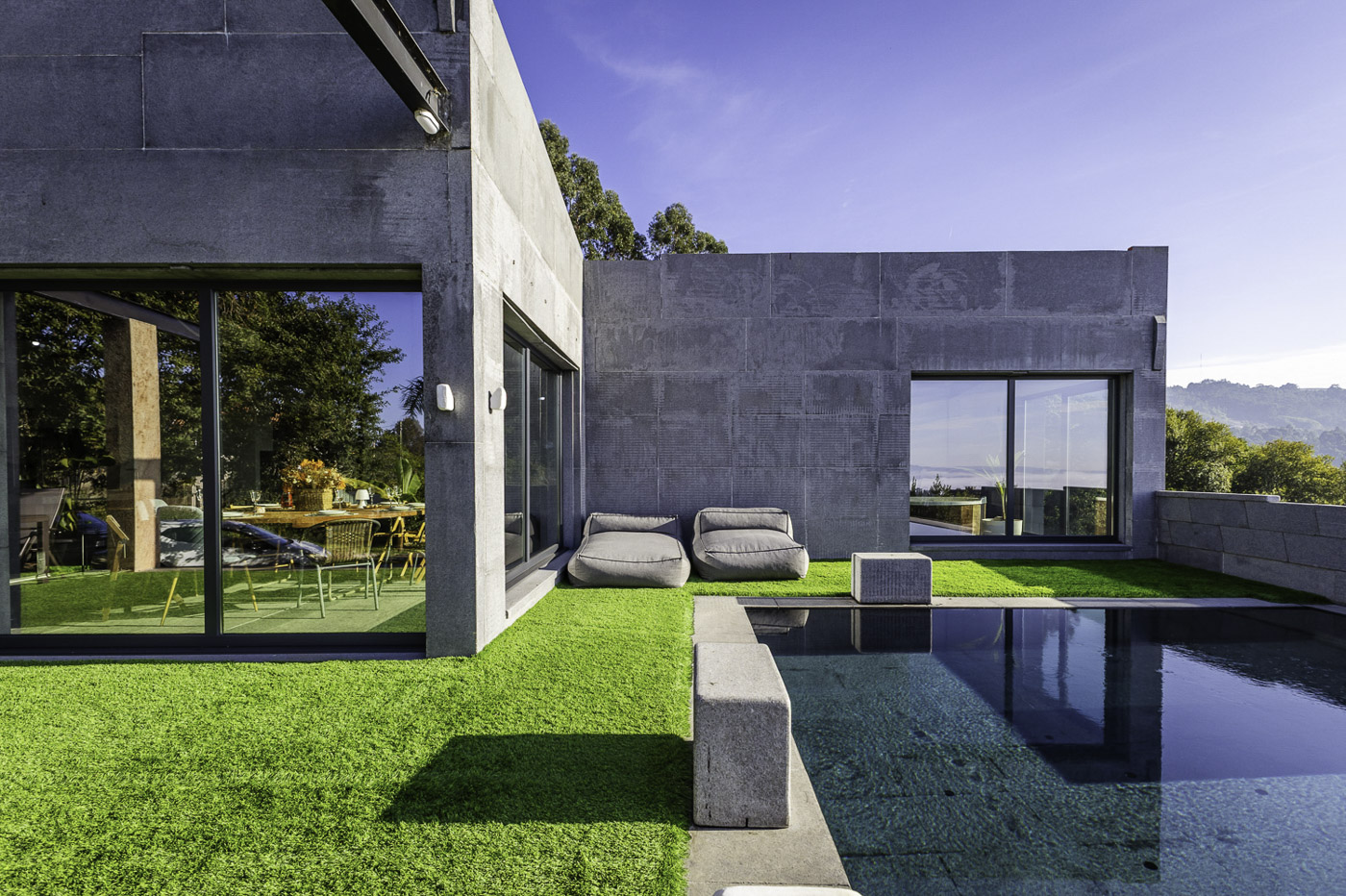 Villa with heated pool and sea views